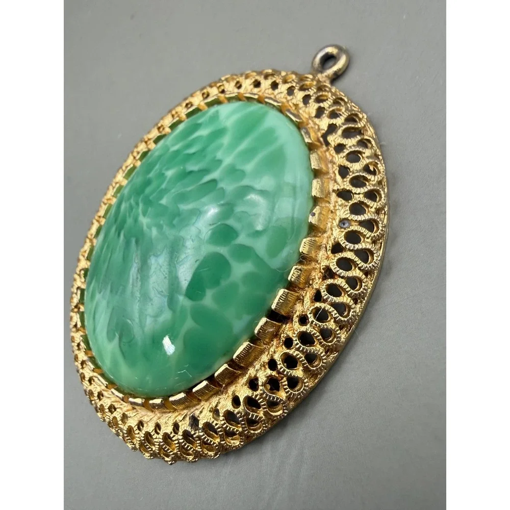 Vintage Gold Tone Filigree Pendant Green Oval Cabochon Openwork Scalloped